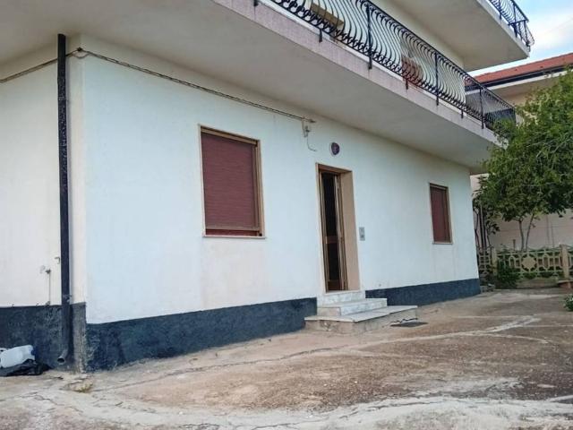 Appartamento in vendita a Calabria, Reggio Calabria
