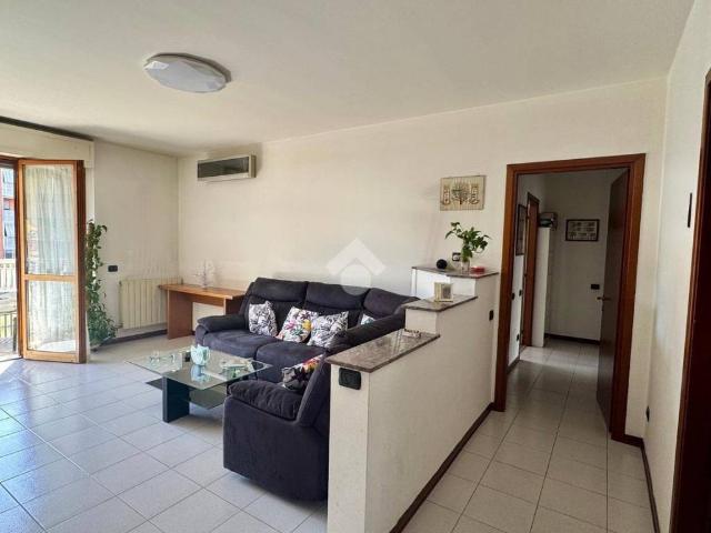 Appartamento in vendita a Buccinasco Castello, Buccinasco