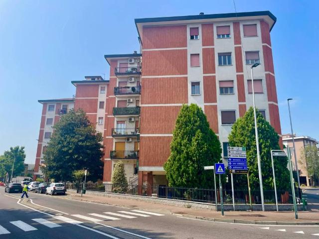 Appartamento in vendita a Buccinasco, Lombardia