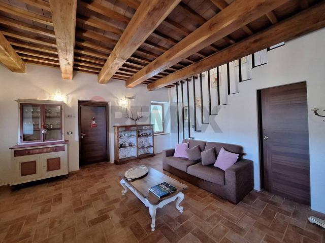 Appartamento in vendita a Bucine, Toscana