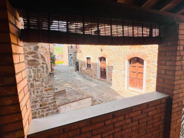 Appartamento in vendita a Bucine, Toscana