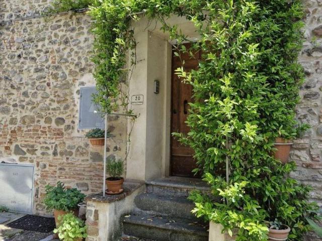 Appartamento in vendita a Bucine, Toscana