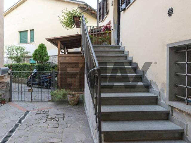 Appartamento in vendita a Bucine, Toscana