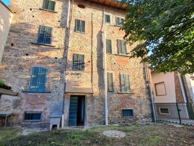 Appartamento in vendita a Bucine, Toscana