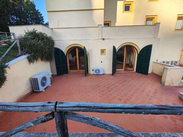 Appartamento in vendita a Bucine, Toscana