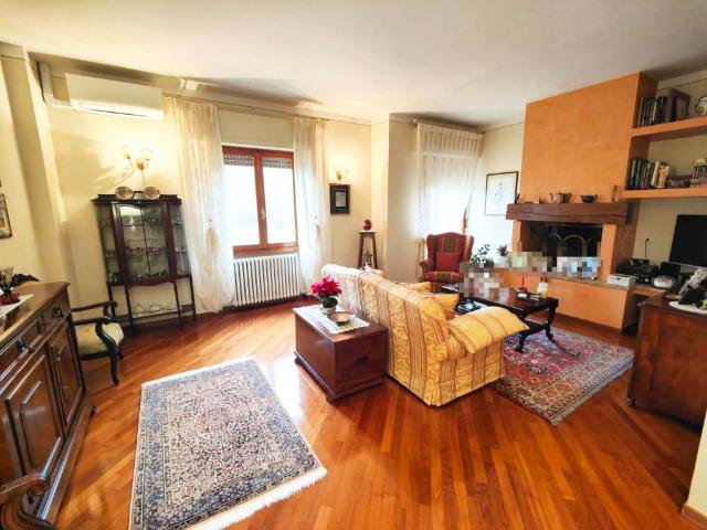 Appartamento in vendita a Bucine, Toscana