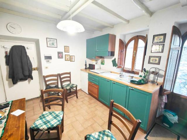 Appartamento in vendita a Bucine, Toscana