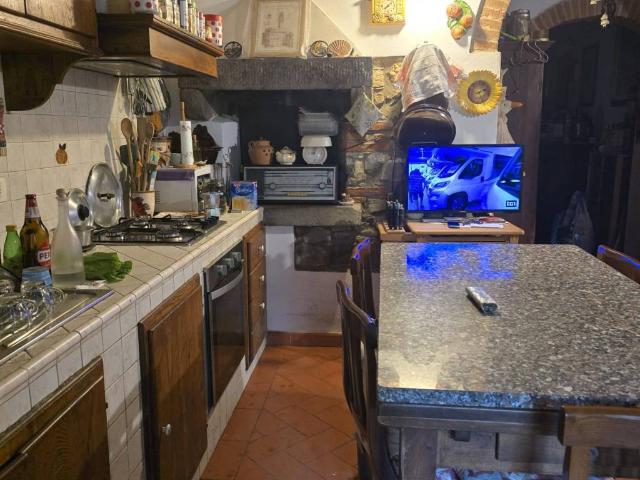 Appartamento in vendita a Bucine, Toscana