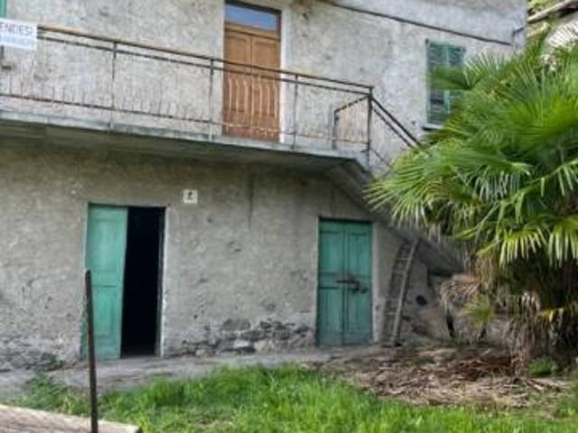 Villa Indipendente in vendita a Buglio In Monte, Lombardia