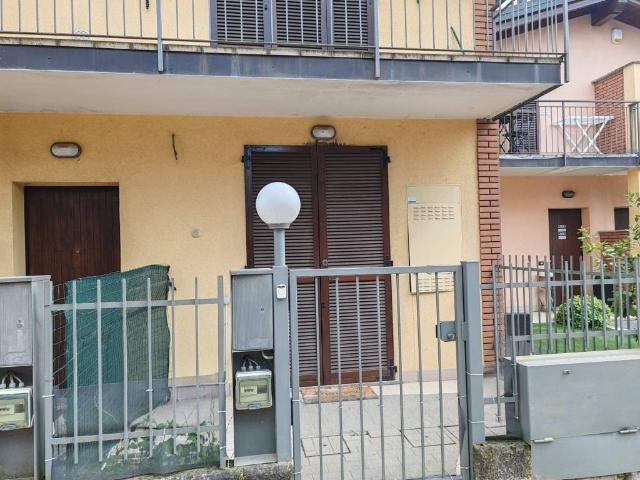 Appartamento in vendita a Buguggiate, Lombardia