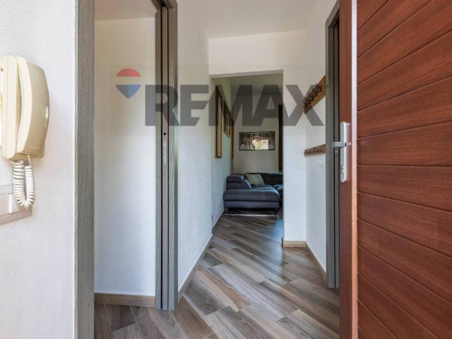 Appartamento in vendita a Buguggiate, Lombardia