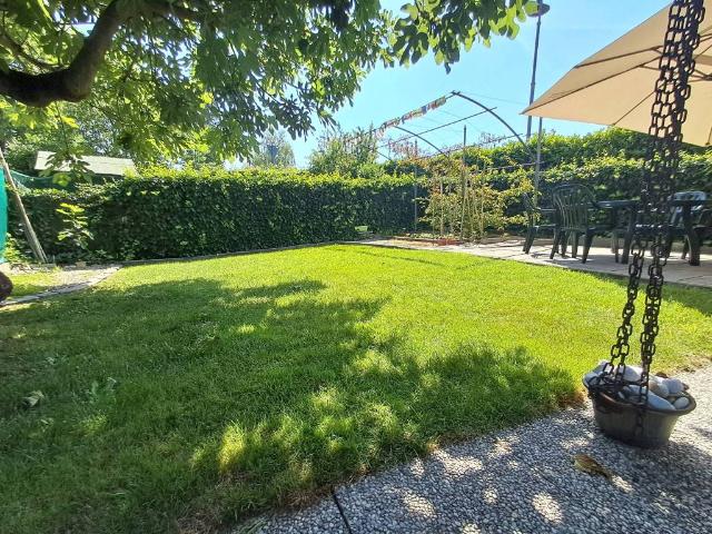 Appartamento in vendita a Buguggiate, Lombardia
