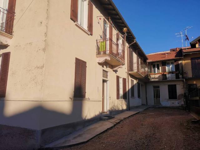 Appartamento in vendita a Buguggiate, Lombardia