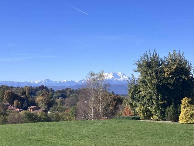 Appartamento in vendita a Buguggiate, Lombardia