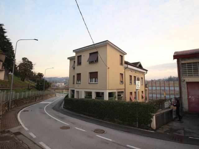 Appartamento in vendita a Bulciago, Lombardia
