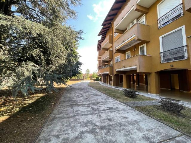 Appartamento in vendita a Buscate, Lombardia