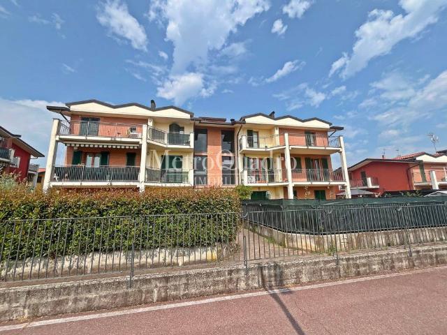 Appartamento in vendita a Busnago, Lombardia