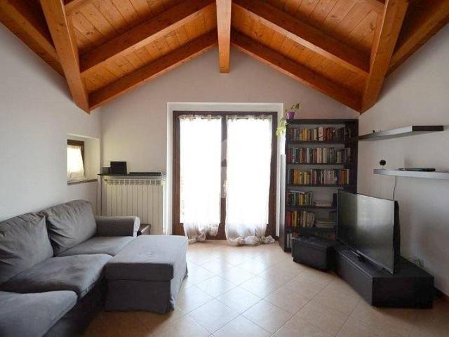 Appartamento in vendita a Busnago, Lombardia