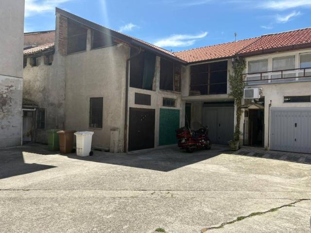 Appartamento in vendita a Busnago, Lombardia