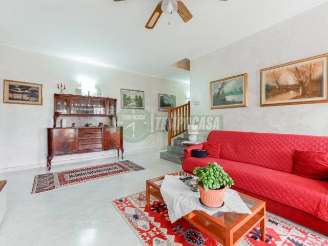 Appartamento in vendita a Busnago, Lombardia