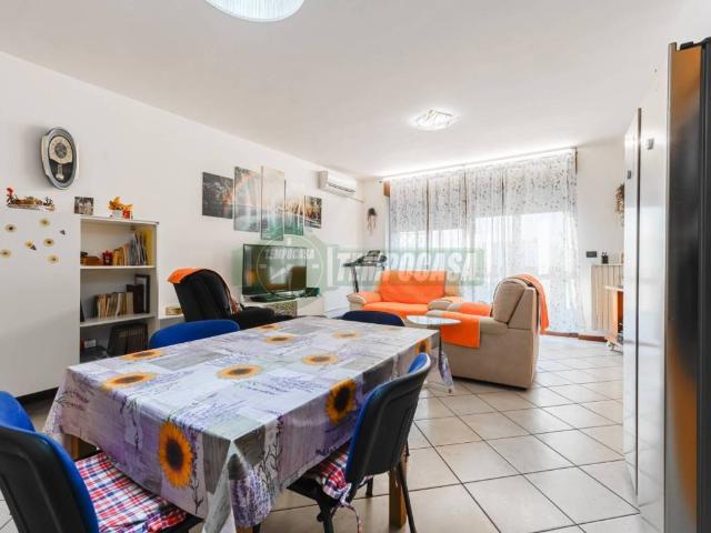 Appartamento in vendita a Busnago, Lombardia
