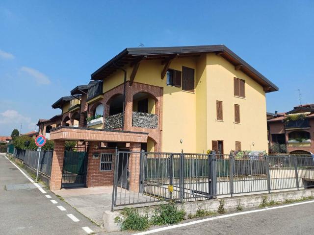 Appartamento in vendita a Busnago, Lombardia