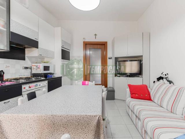 Appartamento in vendita a Busnago, Lombardia