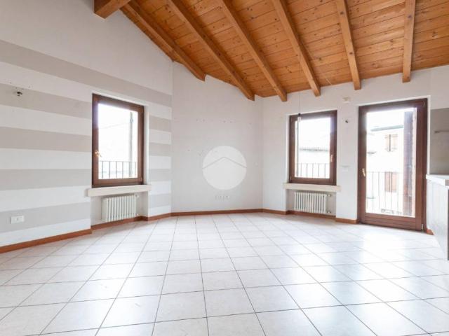 Appartamento in vendita a Bussolengo, Veneto