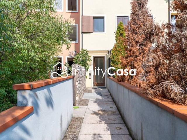 Appartamento in vendita a Bussolengo, Verona