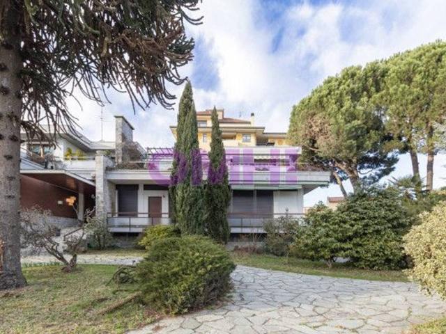 Villa Indipendente in vendita a Santi Apostoli, Busto Arsizio