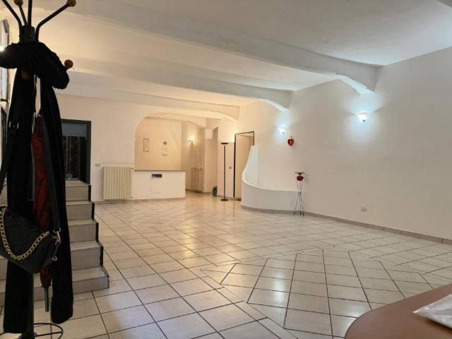 Appartamento in vendita a Busto Arsizio, Lombardia