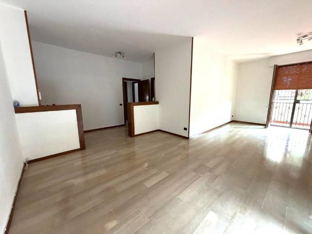 Appartamento in vendita a Busto Arsizio, Lombardia