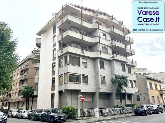 Appartamento in vendita a Busto Arsizio, Lombardia
