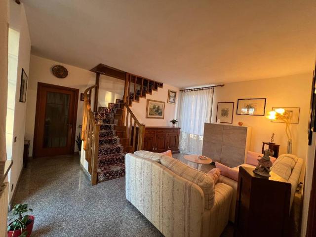 Villa Indipendente in vendita a Sant'Edoardo, Busto Arsizio