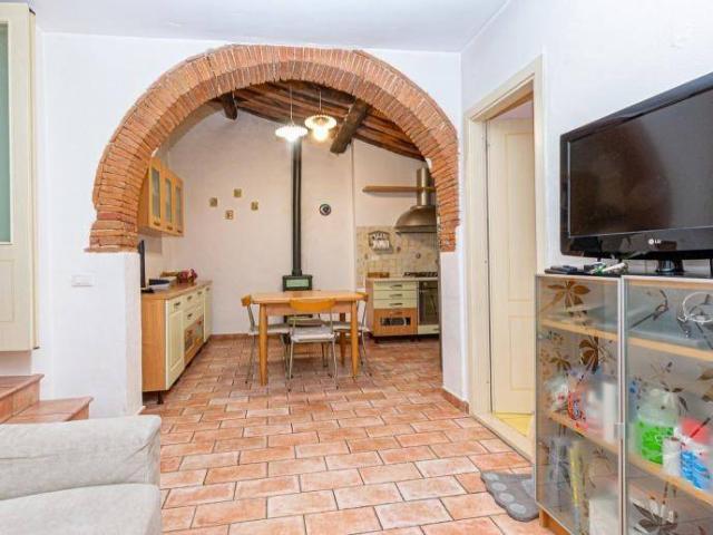 Appartamento in vendita a Buti, Toscana