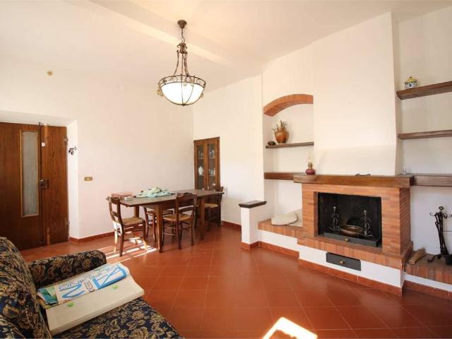 Appartamento in vendita a Buti, Toscana