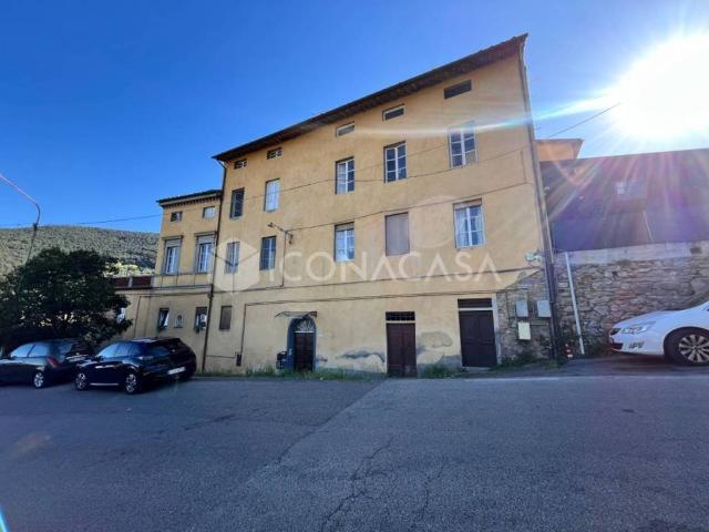 Appartamento in vendita a Buti, Toscana