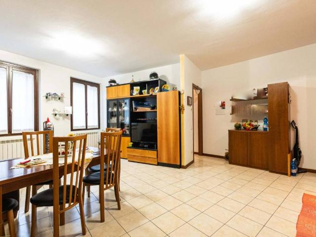 Appartamento in vendita a Cabiate, Lombardia