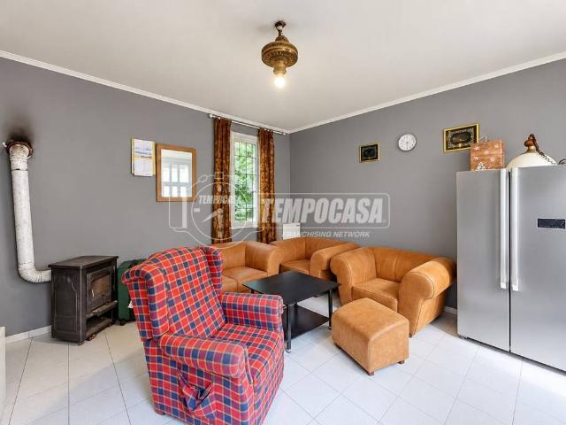 Appartamento in vendita a Cabiate, Como