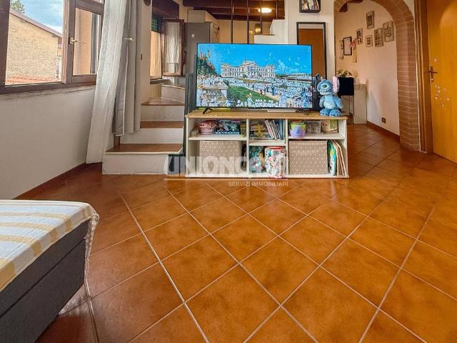 Appartamento in vendita a Cadorago, Lombardia