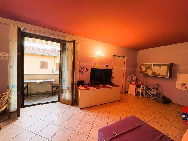 Appartamento in vendita a Cadorago, Lombardia