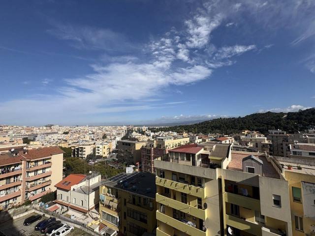 Appartamento in vendita a Bonaria, Cagliari