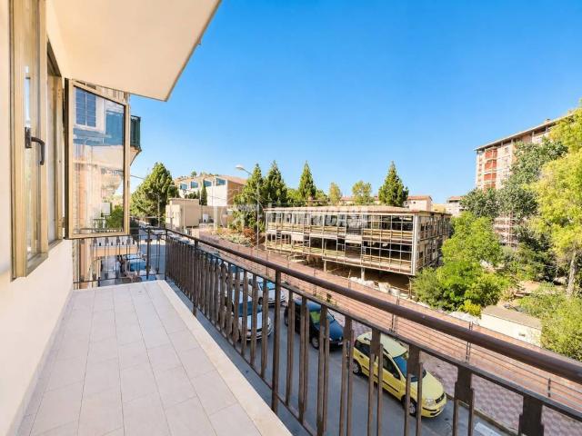 Appartamento in vendita a Is Mirrionis, Cagliari
