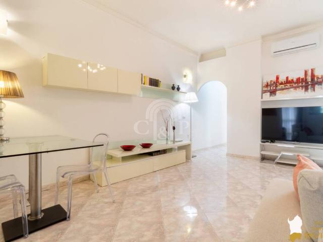Appartamento in vendita a Bonaria, Cagliari