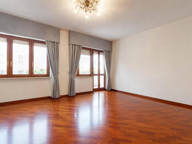 Appartamento in vendita a Bonaria, Cagliari