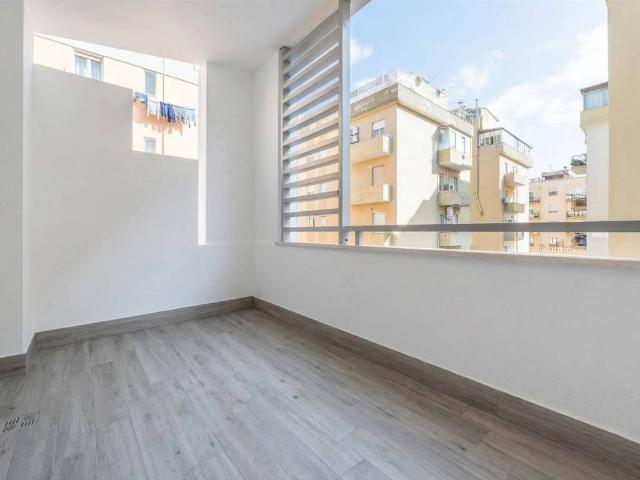 Appartamento in vendita a Bonaria, Cagliari