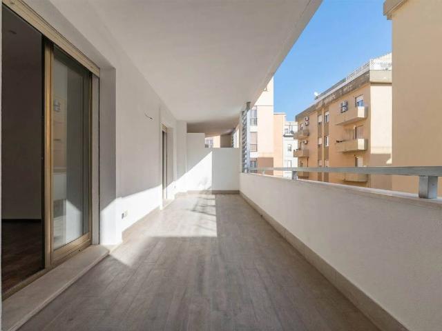 Appartamento in vendita a Bonaria, Cagliari