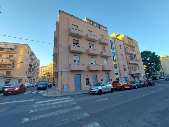 Appartamento in vendita a Bonaria, Cagliari