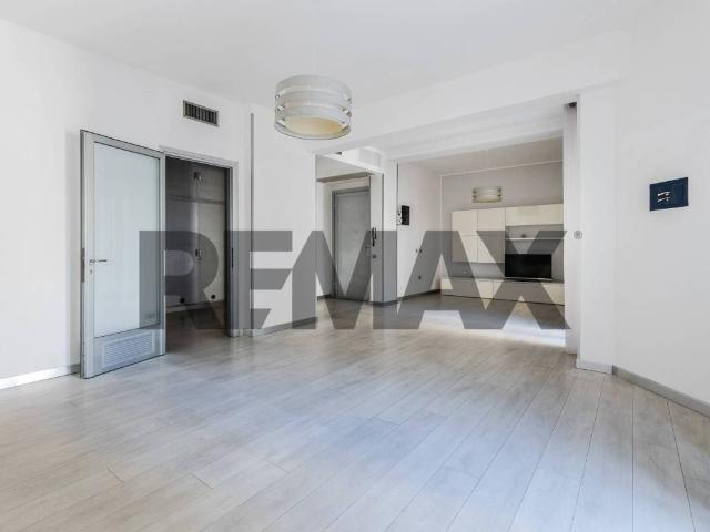 Appartamento in vendita a Bonaria, Cagliari