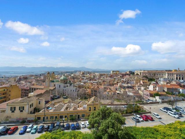 Appartamento in vendita a Castedd'e susu/Castello, Cagliari
